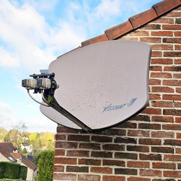 Antennes paroboliques Visiosat et decodeur Vizyon