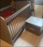 Lit bébé + table de nuit, Kinderen en Baby's, Kinderkamer | Complete kinderkamers, Ophalen, Gebruikt