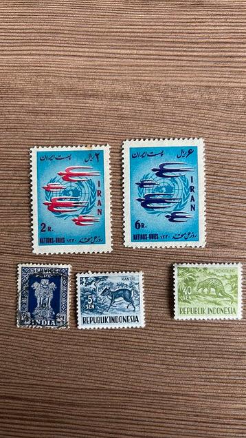 Oude Postzegels uit Azië beschikbaar voor biedingen