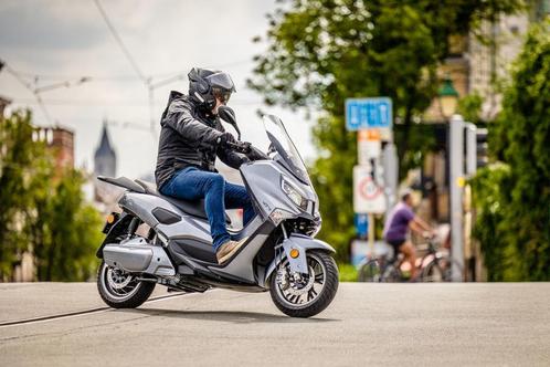 Ydra Seven E-moto, Motos, Motos | Yamaha, Particulier, Scooter, jusqu'à 11 kW, 3 cylindres, Enlèvement