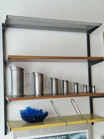 Tomado wandrek boekenrek met houten en metalen legplanken  beschikbaar voor biedingen