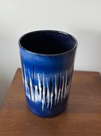 Decoratieve blauwe vaas jaren 60-70, Huis en Inrichting, Woonaccessoires | Vazen, Ophalen, Zo goed als nieuw
