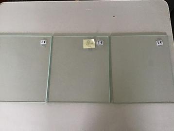 3 glazen legborden van 29 cm op 25 cm en veel meer andere beschikbaar voor biedingen