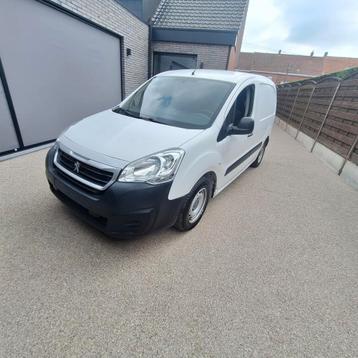 Peugeot partner 2018 euro6b gekeurd, Auto's, Bestelwagens en Lichte vracht, Euro 6, 1600 cc, Wit, Particulier