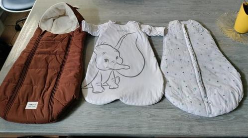 Lots de 4 gigoteuses, une chancelière et un tapis d'éveil, Kinderen en Baby's, Dekens, Slaapzakjes en Inbakerproducten, Zo goed als nieuw