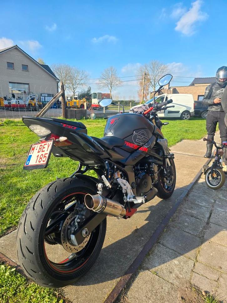 Suzuki GSR 750 Freegun., Motoren, Motoren | Suzuki, Particulier, Naked bike, meer dan 35 kW, 4 cilinders, Motorrijbewijs A, ABS