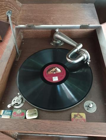 Gramophone mécanique ancien dans les meubles, Enlèvement