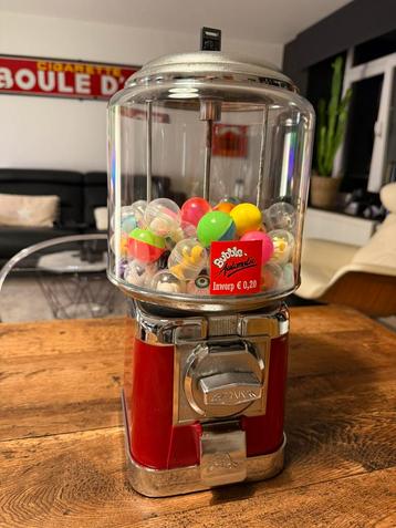 Supzrbe distributeur à chewing-gum ou BEAVER Bordeaux beschikbaar voor biedingen