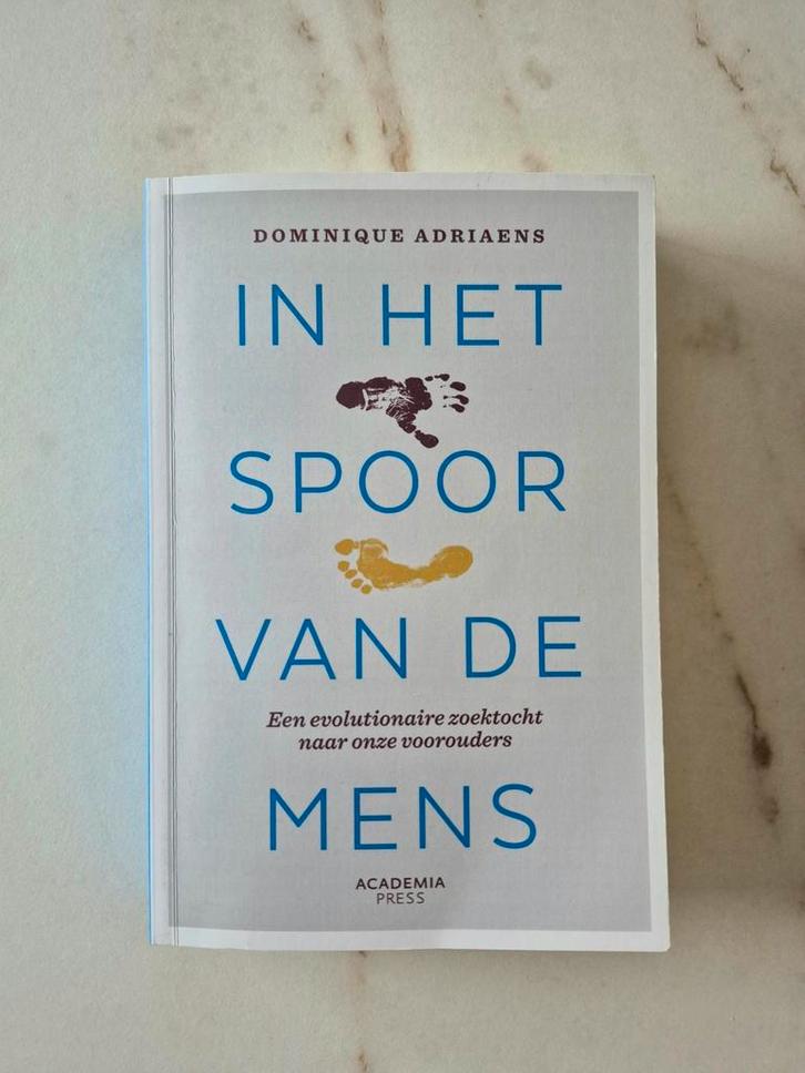 Dominique Adriaens - In het spoor van de mens, Boeken, Wetenschap, Nieuw, Ophalen of Verzenden