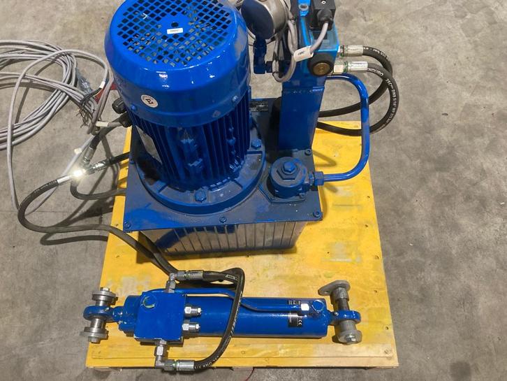 Hydraulische groep, Doe-het-zelf en Bouw, Gereedschap | Overige machines, Zo goed als nieuw, Ophalen
