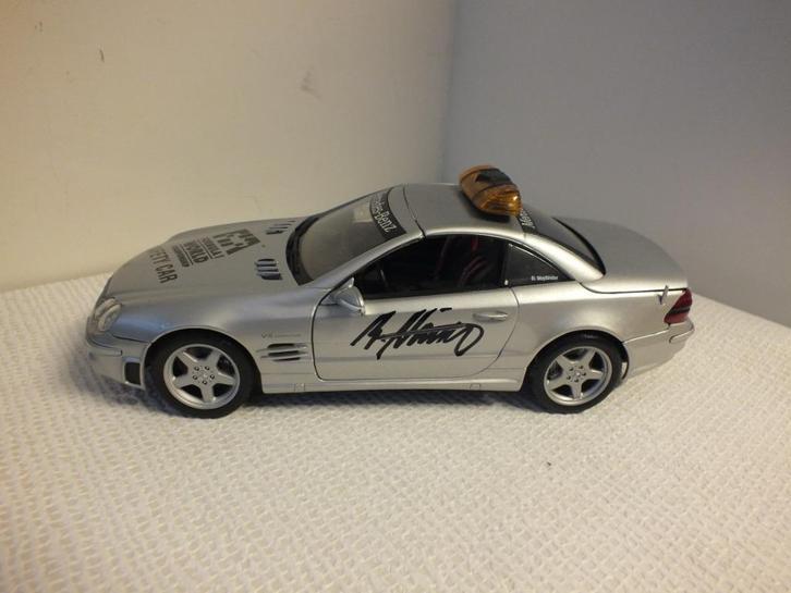 1/18 MERCEDES SL 55 AMG SAFETY CAR MAISTO, Hobby en Vrije tijd, Modelauto's | 1:18, Zo goed als nieuw, Auto, Maisto, Ophalen of Verzenden