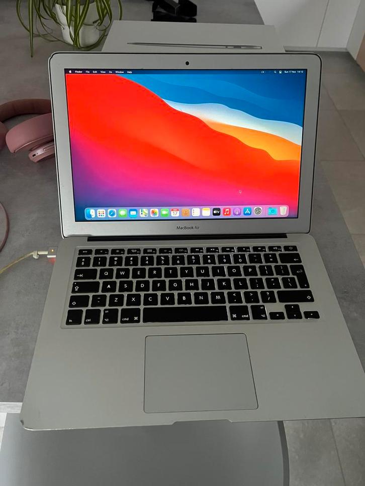 MacBook Air 13” – 8GB – 256GB SSD – QWERTY, Informatique & Logiciels, Apple Macbooks, Utilisé, MacBook, 13 pouces, Moins de 2 Ghz