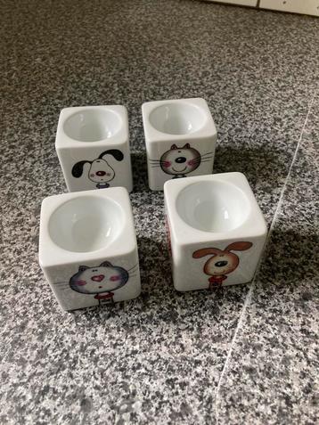 Eierdopjes als nieuw! Mooie katten/hondenprint.  beschikbaar voor biedingen