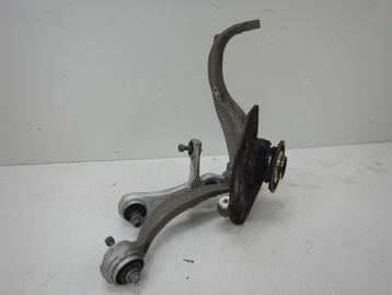Mercedes-Benz C-klasse W205 Wielophanging Links-voor A205332 beschikbaar voor biedingen