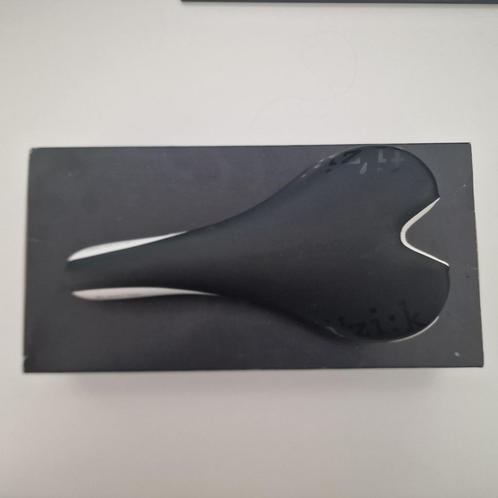 Fizik Aliante zadel, Fietsen en Brommers, Fietsonderdelen, Nieuw, Algemeen, Zadel, Ophalen of Verzenden