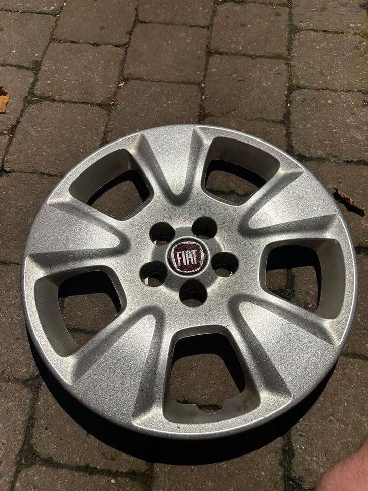 4 originele Fiat Doblo 15" wieldoppen, Auto diversen, Wieldoppen, Zo goed als nieuw, Ophalen of Verzenden