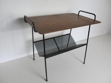 Cees Braakman bijzettafel / Magazine Rack Pastoe, 1953 beschikbaar voor biedingen