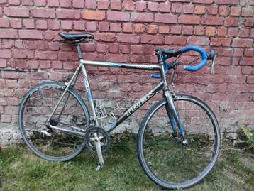 Trek racefiets beschikbaar voor biedingen