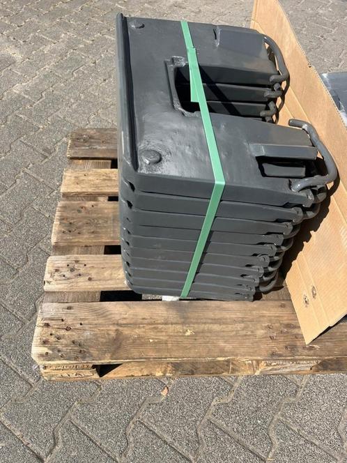 FENDT gewichten WG3653, Zakelijke goederen, Landbouw | Tractoren, Fendt