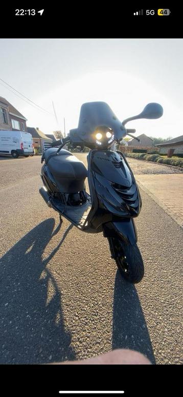 Zip 80cc 4t (a klasse) zonder rijbewijs. beschikbaar voor biedingen
