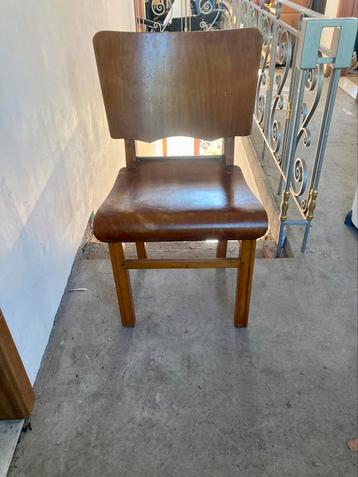 6 stoelen beschikbaar voor biedingen