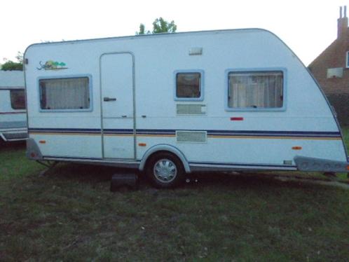 caravan Wilk 460,met rondzit ,vast wc,baterij+caravan mover*, Caravans en Kamperen, Caravans, Bedrijf, tot en met 4, 750 - 1000 kg