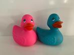 ♫ Grote badeenden roze en blauw 11 cm, Utilisé, Enlèvement ou Envoi