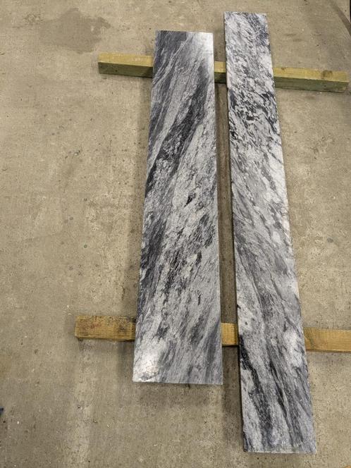 2 Venstertabletten in grijze marmer, gepolijst, Doe-het-zelf en Bouw, Plinten en Afwerking, Gebruikt, Vensterbanken, Hardsteen