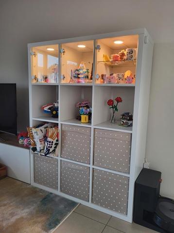 Étagèr IKEA KALLAX 3x4 blanc avec vitrine et éclairage, Enlèvement, Comme neuf