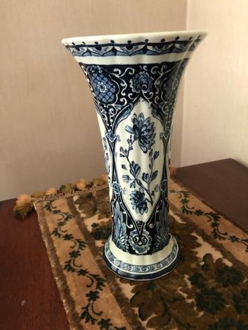 vaas delfts blauw beschikbaar voor biedingen