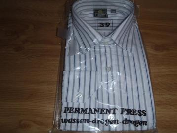 wit shirt met lijnen maat M beschikbaar voor biedingen