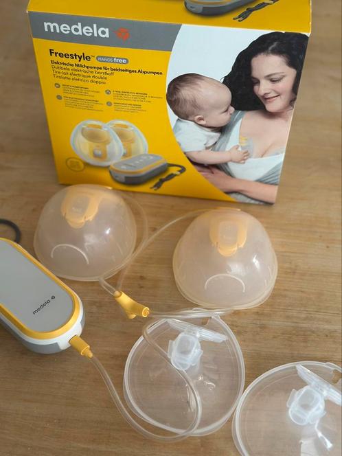 Medela handsfree kolf, Kinderen en Baby's, Babyvoeding en Toebehoren, Zo goed als nieuw, Ophalen of Verzenden