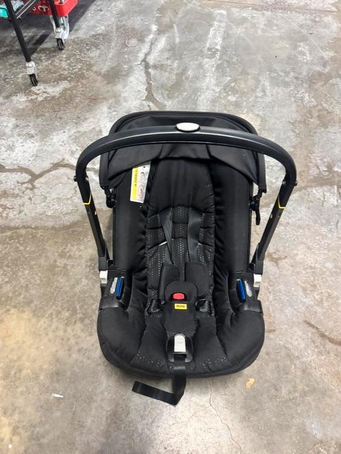 Doona-handig in gebruik-autostoel&babywagen-3in1, Kinderen en Baby's, Autostoeltjes, Zo goed als nieuw, Overige merken, Autogordel of Isofix