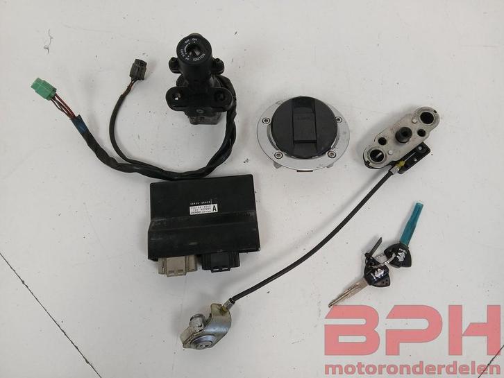 Slotenset + ECU Suzuki GSX-R 750 K8 K9 L0 2008 t/m 2010 cont, Motoren, Onderdelen | Suzuki, Ophalen of Verzenden