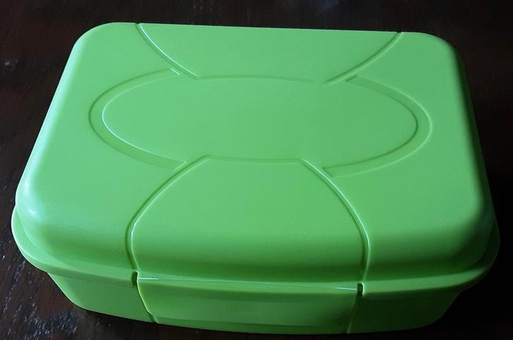 Boîte à tartine 18x12x7cm, Maison & Meubles, Cuisine| Tupperware, Utilisé, Boîte, Vert, Enlèvement ou Envoi