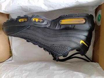 Nike 95 corteiz black  beschikbaar voor biedingen