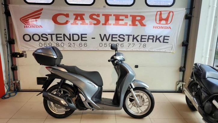 Honda  Sh 125  ( als nieuw ), Motoren, Motoren | Honda, Particulier, Scooter, 11 kW of minder, 1 cilinder, ABS, Ophalen