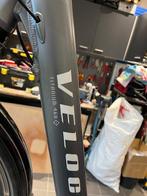 Elektrische heren en damesfiets Veloci Titanium 468, Zo goed als nieuw, 51 tot 55 cm, 50 km per accu of meer, Ophalen