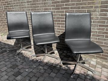 3x Arne Jacobsen Fritz Hansen Oxford chair LEER beschikbaar voor biedingen