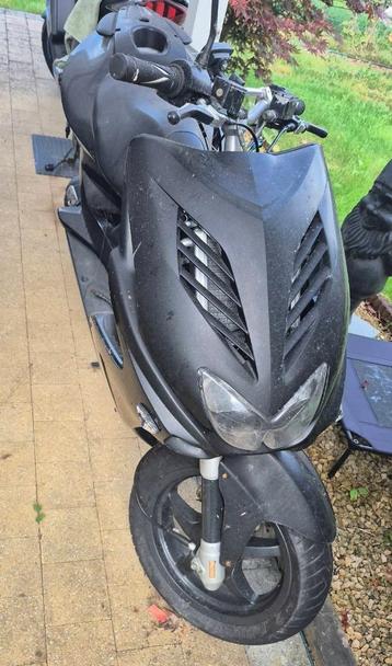 Yamaha Aerox à vendre – à remettre en état beschikbaar voor biedingen