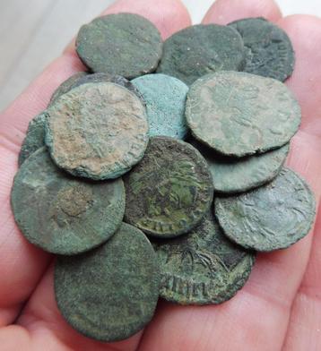 20 x originele Romeinse munten, bodemvondsten beschikbaar voor biedingen