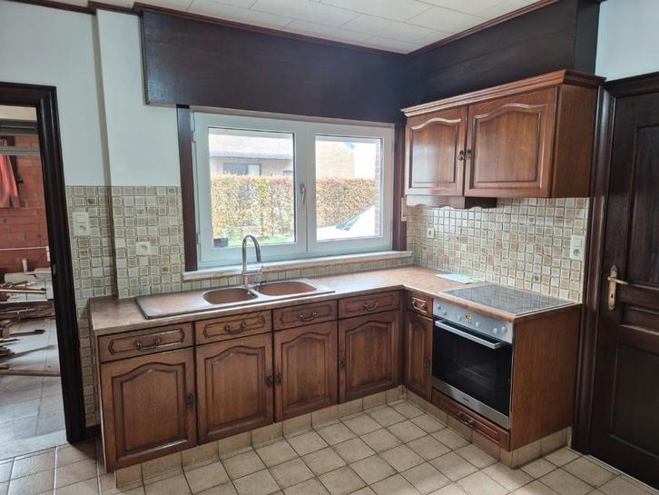 Houten L keuken met grote opbergkast, Huis en Inrichting, Keuken | Complete keukens, Gebruikt, Hoekkeuken, Bruin, Ophalen