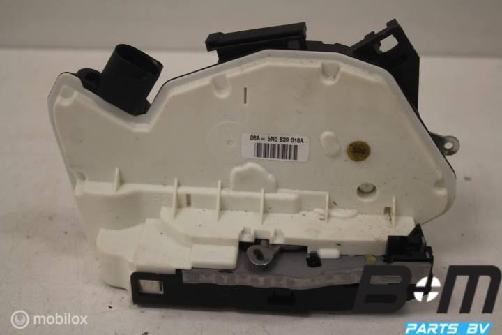 Portierslot rechts achter VW Amarok / Passat CC 5N0839016A, Auto-onderdelen, Interieur en Bekleding, Gebruikt