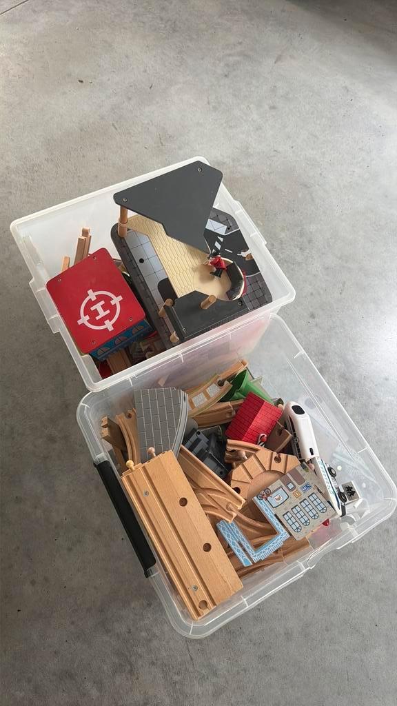 Treinsporen, Huis en Inrichting, Woonaccessoires | Krantenbakken en Lectuurbakken, Zo goed als nieuw, Ophalen