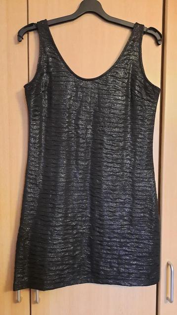 Zwarte cocktailjurk maat L beschikbaar voor biedingen