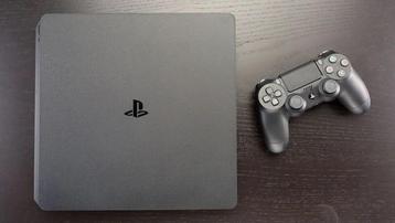 Ps4 slim met controller en kabels beschikbaar voor biedingen