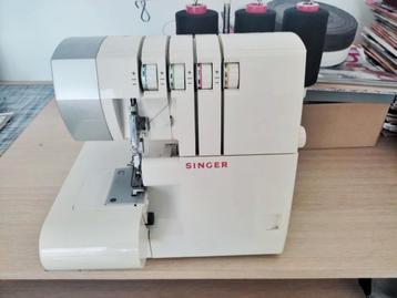 SINGER Overlocknaaimachine, Hobby en Vrije tijd, Naaimachines en Toebehoren, Ophalen of Verzenden, Zo goed als nieuw, Singer