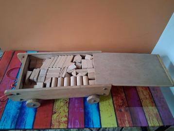Chariot avec cube et formes en bois, Enlèvement, Comme neuf