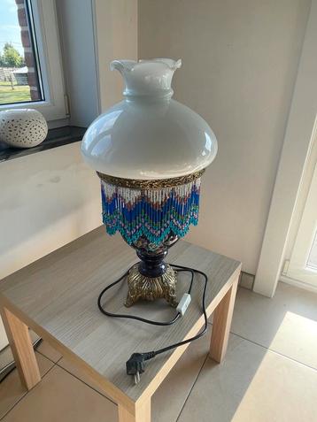 Vintage tafellamp met kralen en glaswerk beschikbaar voor biedingen