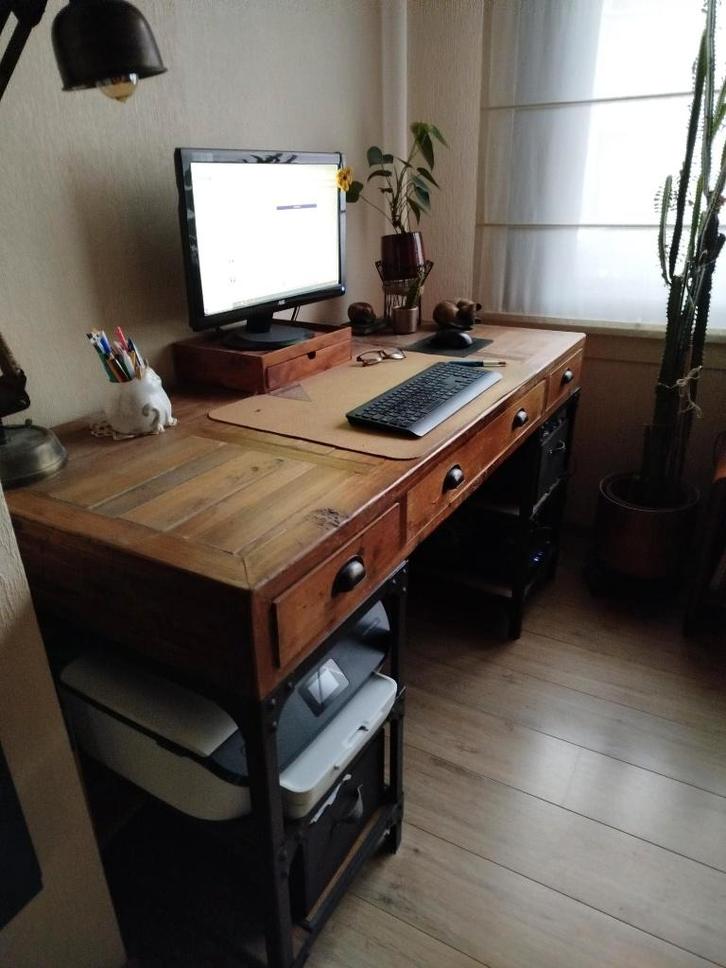bureau, Huis en Inrichting, Bureaus, Zo goed als nieuw, Bureau, Ophalen